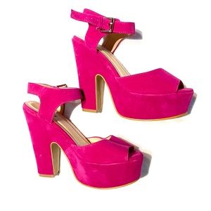 Platform Party Faux Suede Sandals Size 10